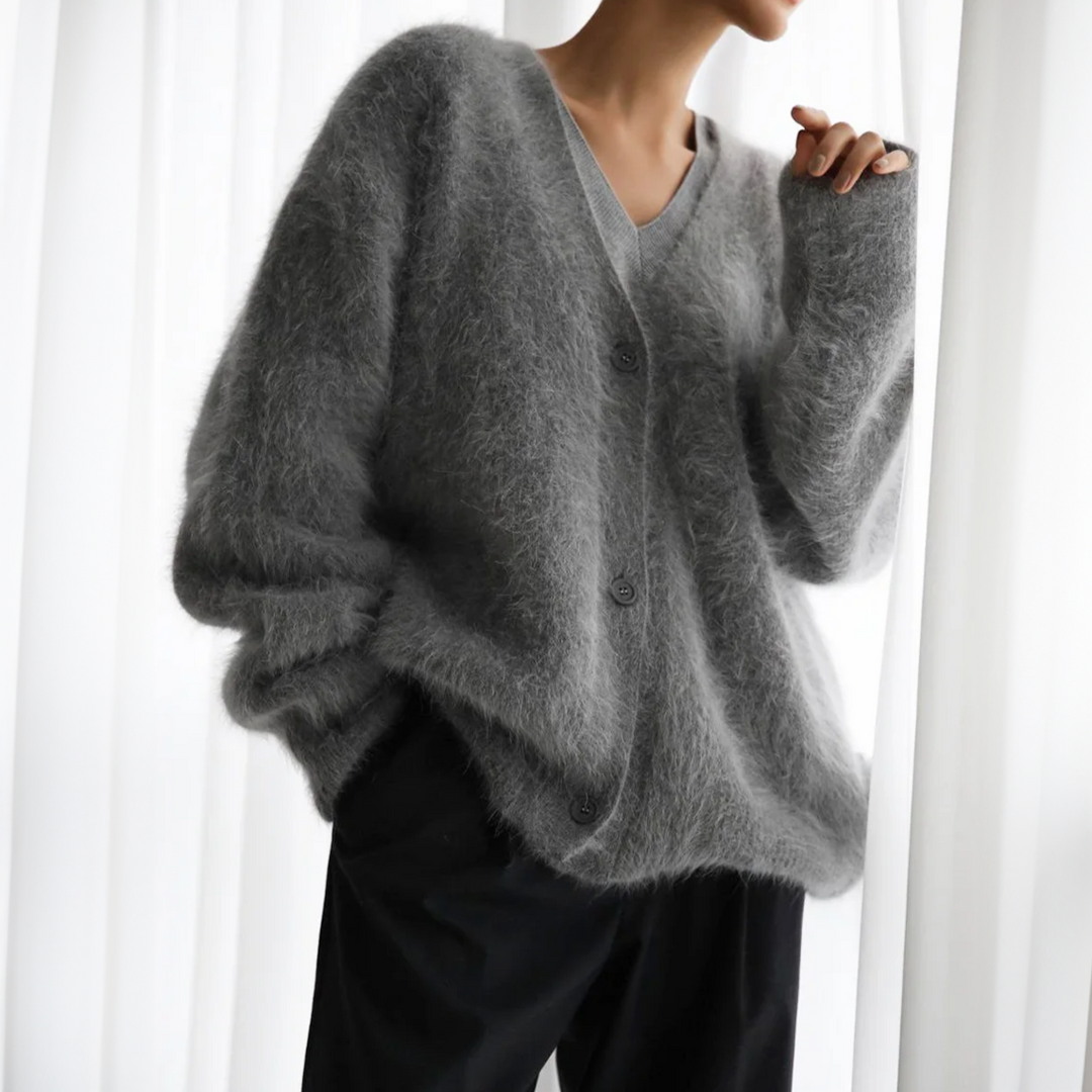 Franka | Damen V-Ausschnitt Oversized Strickjacke